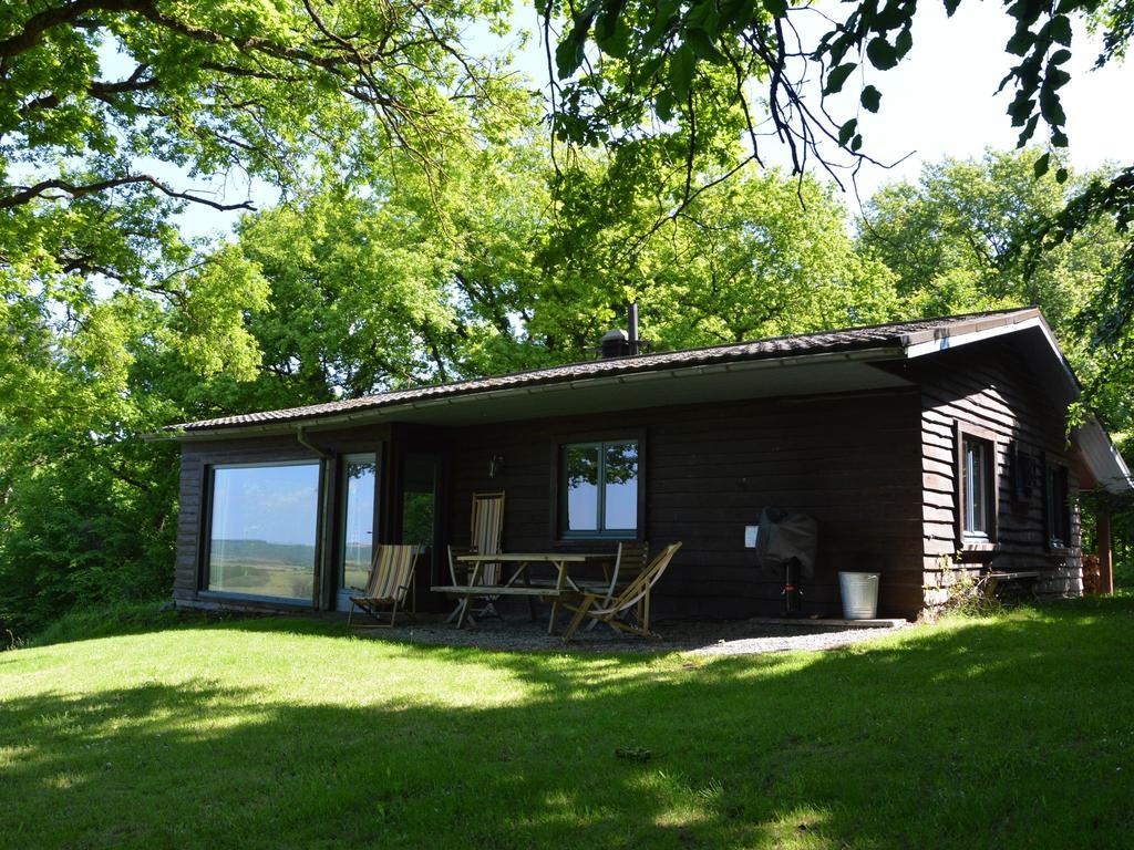 Modern Chalet With Private Tennis Court In Humain Villa Kültér fotó