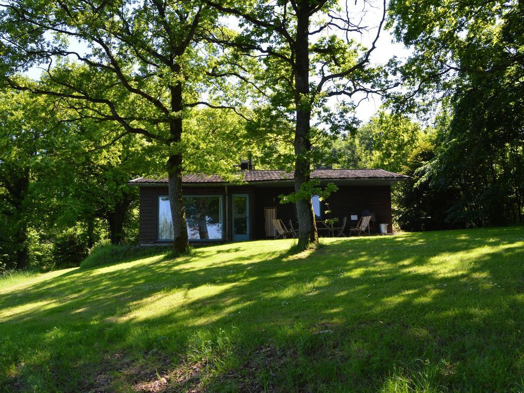 Modern Chalet With Private Tennis Court In Humain Villa Kültér fotó