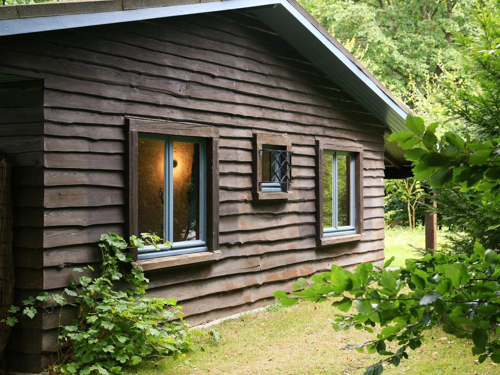 Modern Chalet With Private Tennis Court In Humain Villa Kültér fotó