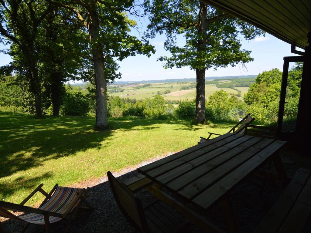 Modern Chalet With Private Tennis Court In Humain Villa Kültér fotó